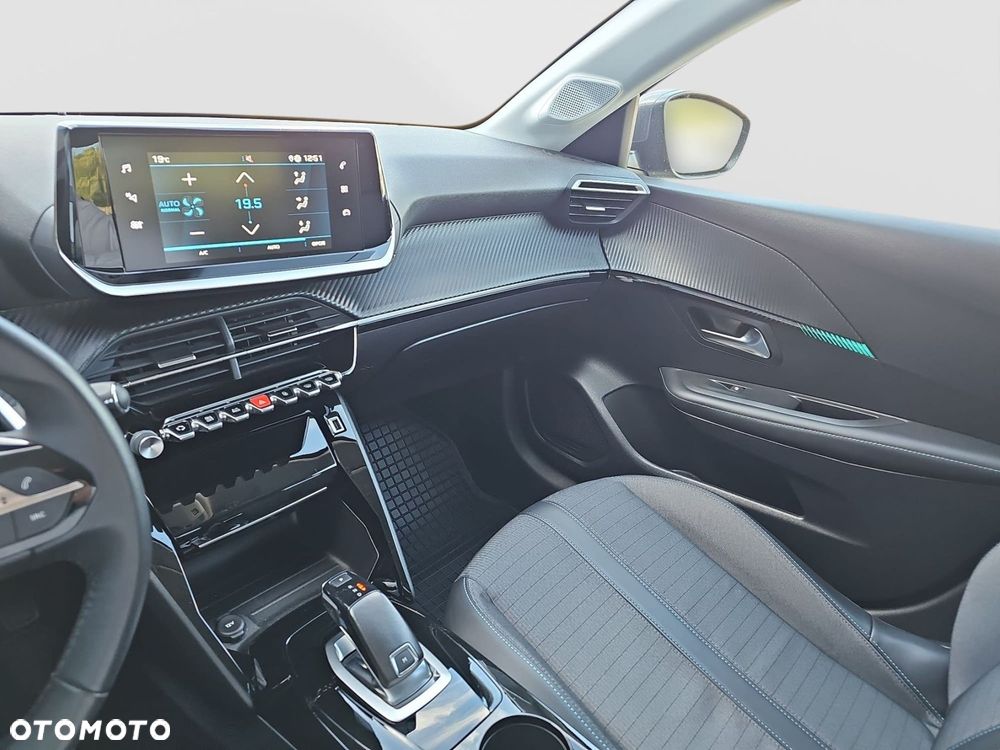Peugeot 208 - 21