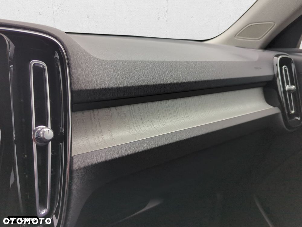 Volvo XC 40 - 23