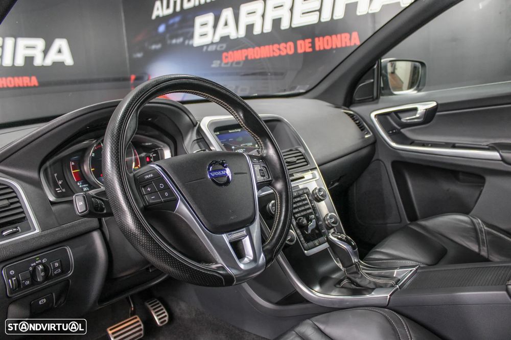 Volvo XC 60 2.0 D4 R-Design Geartronic - 26
