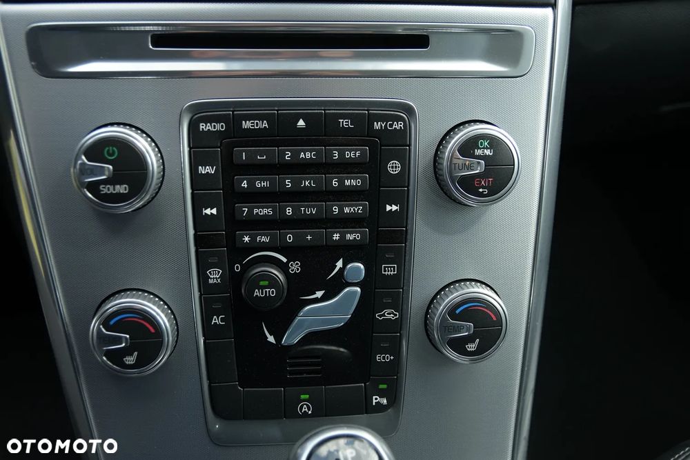 Volvo XC 60 D3 Drive-E Ocean Race - 32