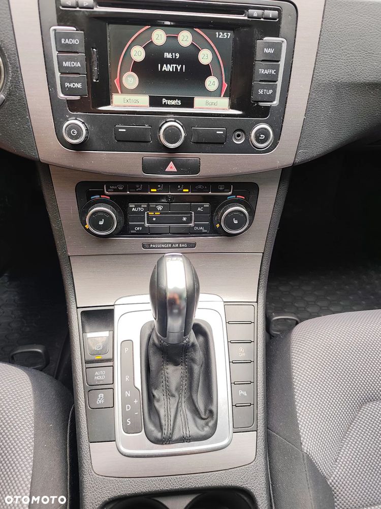 Volkswagen Passat 2.0 TDI DPF DSG Highline - 19