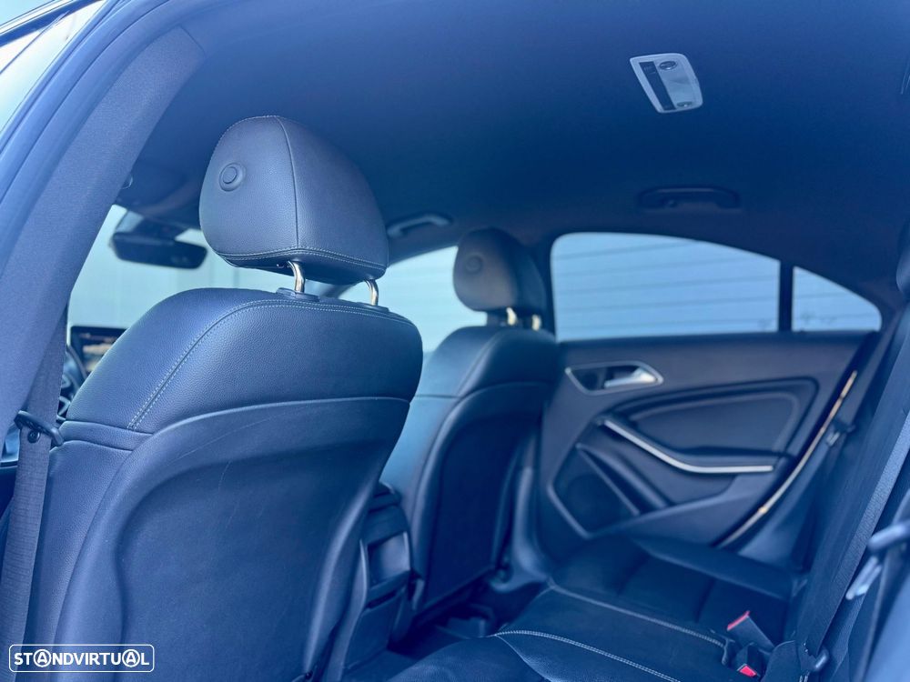 Mercedes-Benz CLA 180 7G-DCT Urban - 15