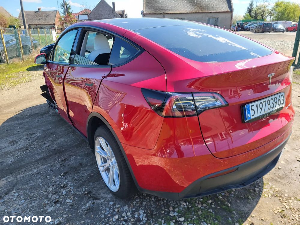 Tesla Model Y - 9