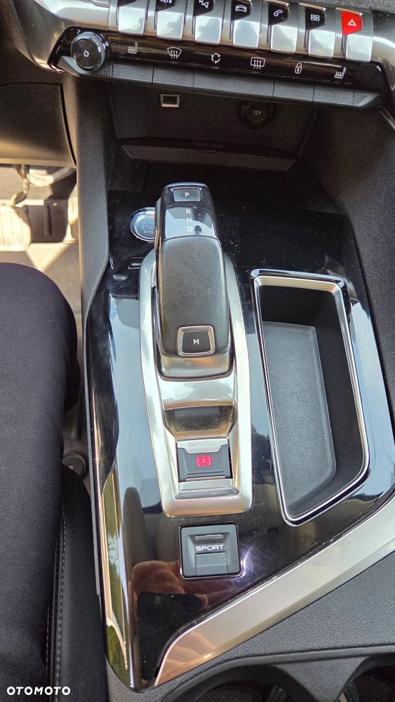 Peugeot 5008 1.5 BlueHDi Active S&S EAT8 - 17