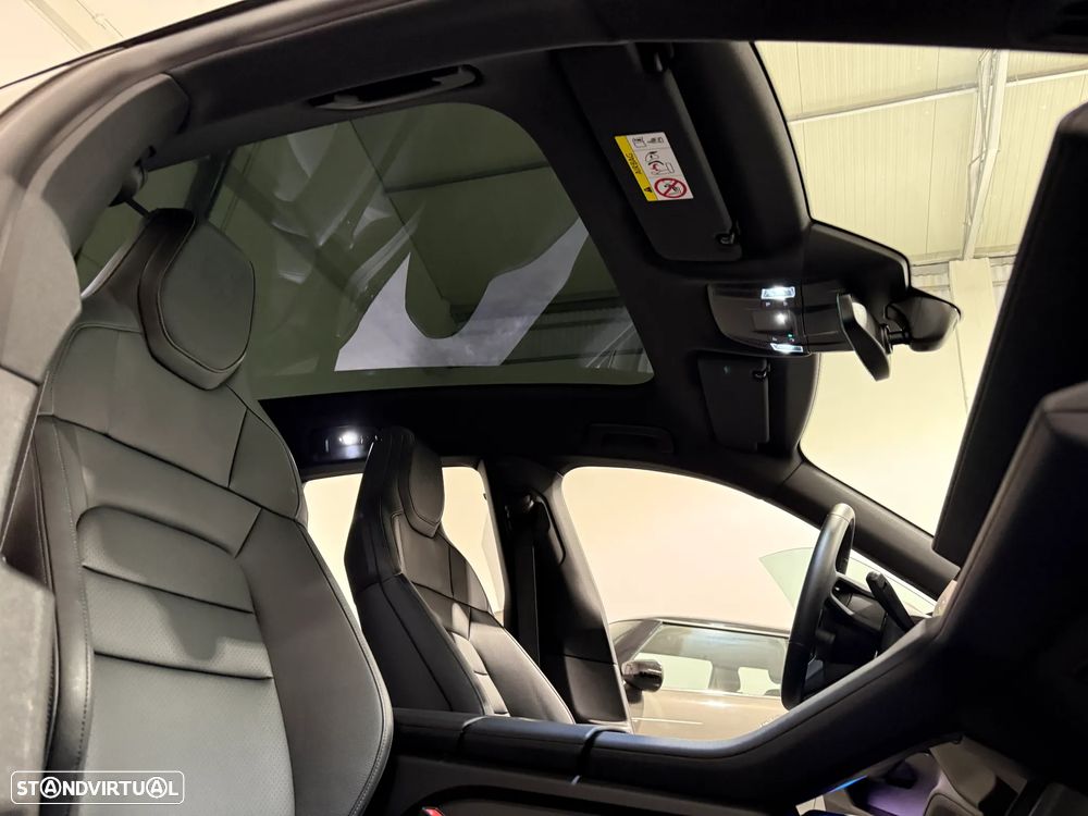 Porsche Taycan Sport Turismo Black Edition - 36