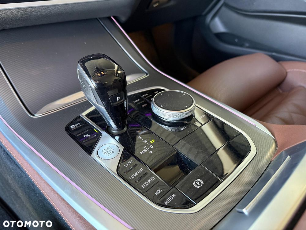 BMW X5 xDrive40i mHEV - 16