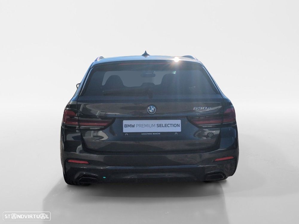 BMW 530 e Pack Desportivo M - 4
