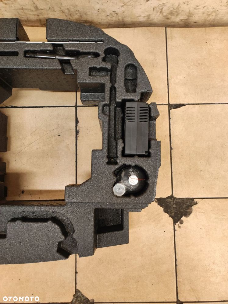 styropian wkład koła zapasu zstaw naprawczy audi a1 ii 82a - 2