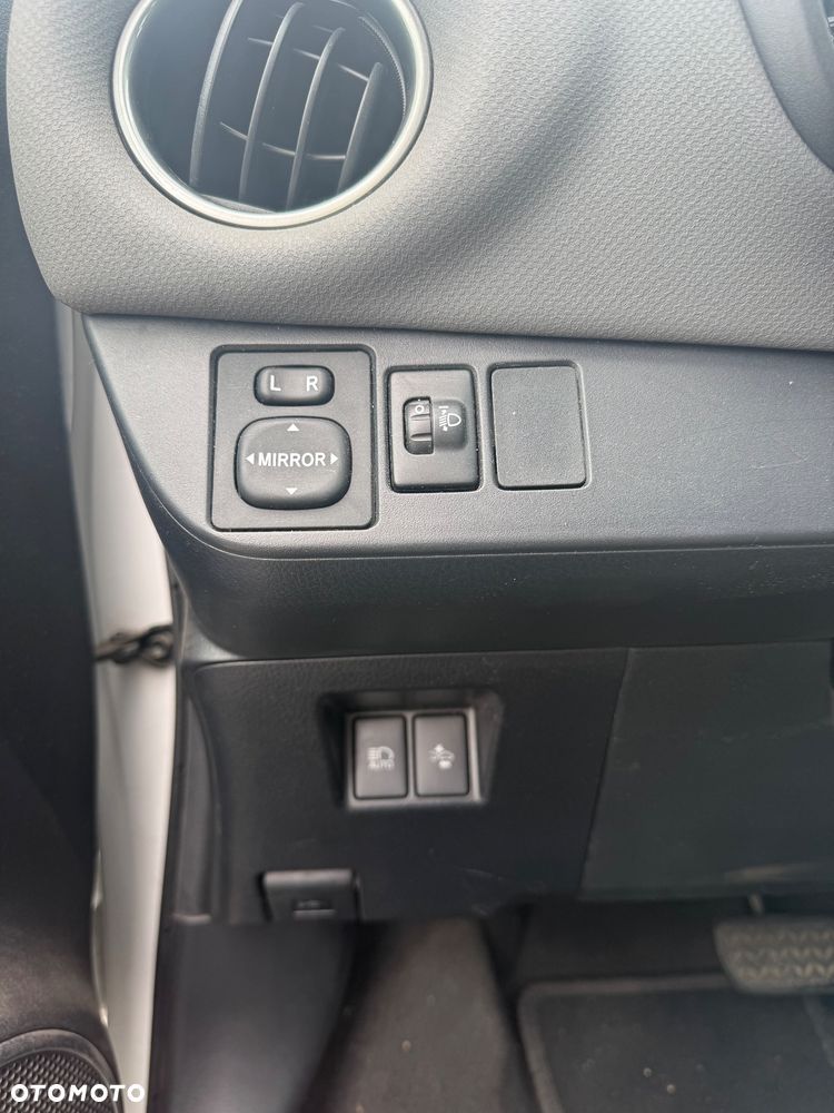 Toyota Yaris - 13