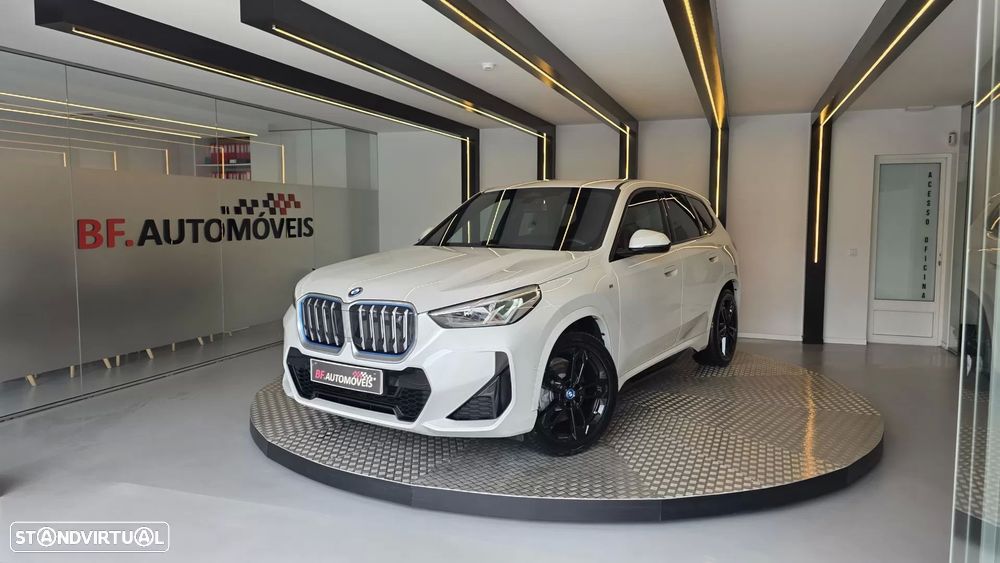 BMW iX1 xDrive30 Pack Desportivo M - 12