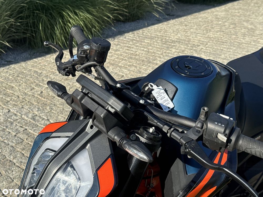 KTM DUKE 890 - 20