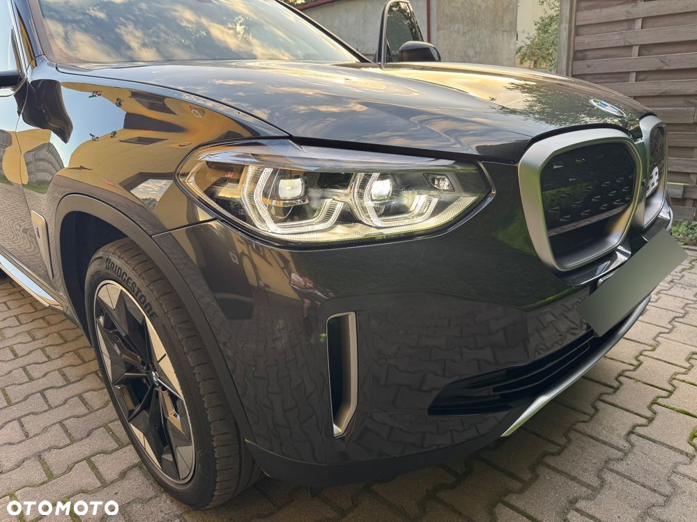 BMW iX3 80kWh Impressive - 13