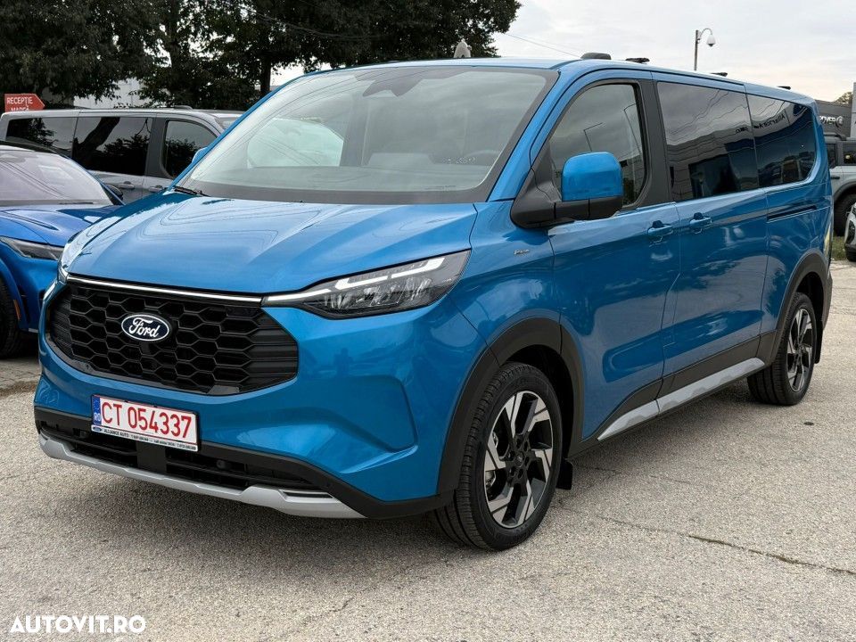 Ford Tourneo Custom - 2