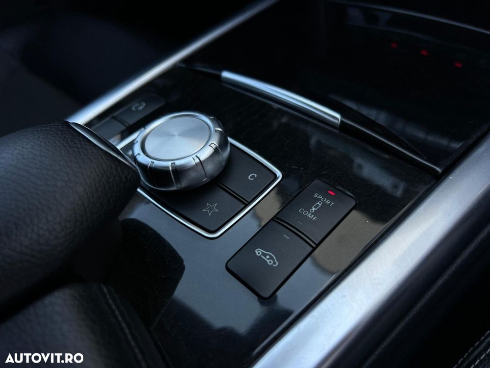 Mercedes-Benz E - 12