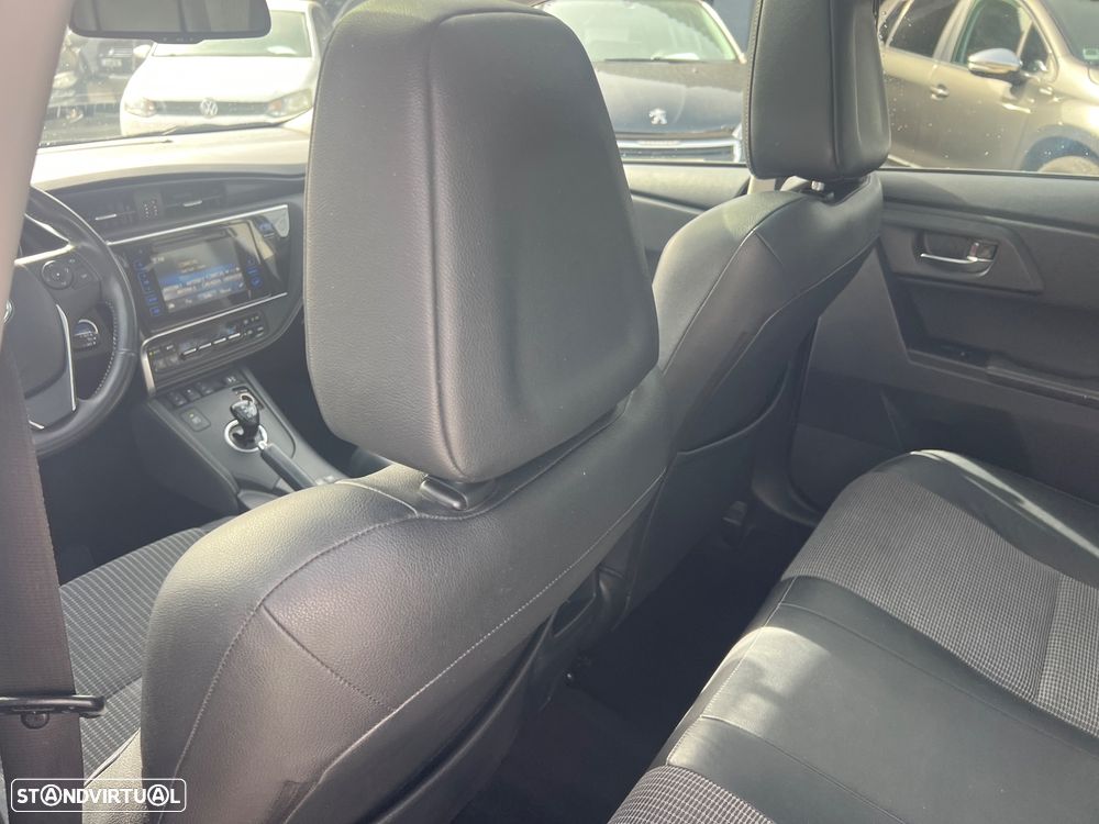 Toyota Auris Touring Sports 1.8 HSD Sport+Skyview +Navi - 42