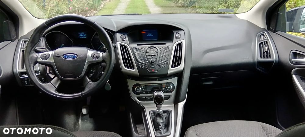 Ford Focus 2012 photo 2