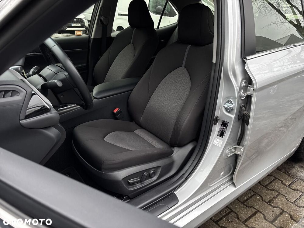Toyota Camry 2.5 Hybrid Comfort CVT - 11