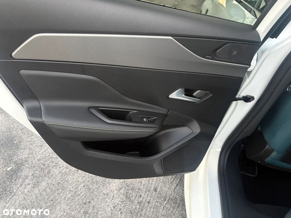 Peugeot 308 225 e-EAT8 GT - 12