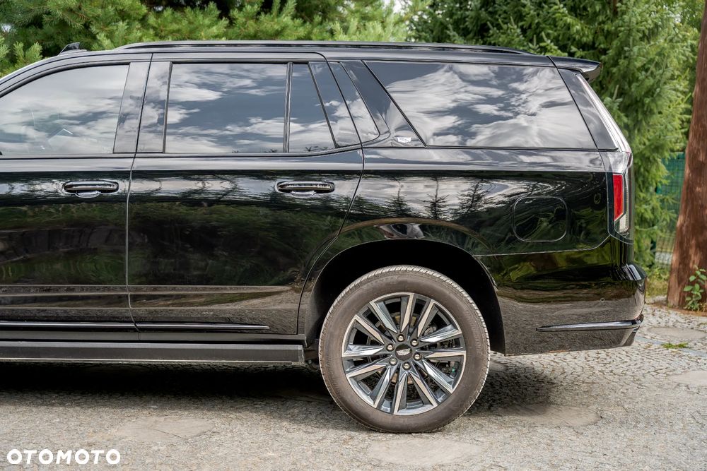 Cadillac Escalade - 17