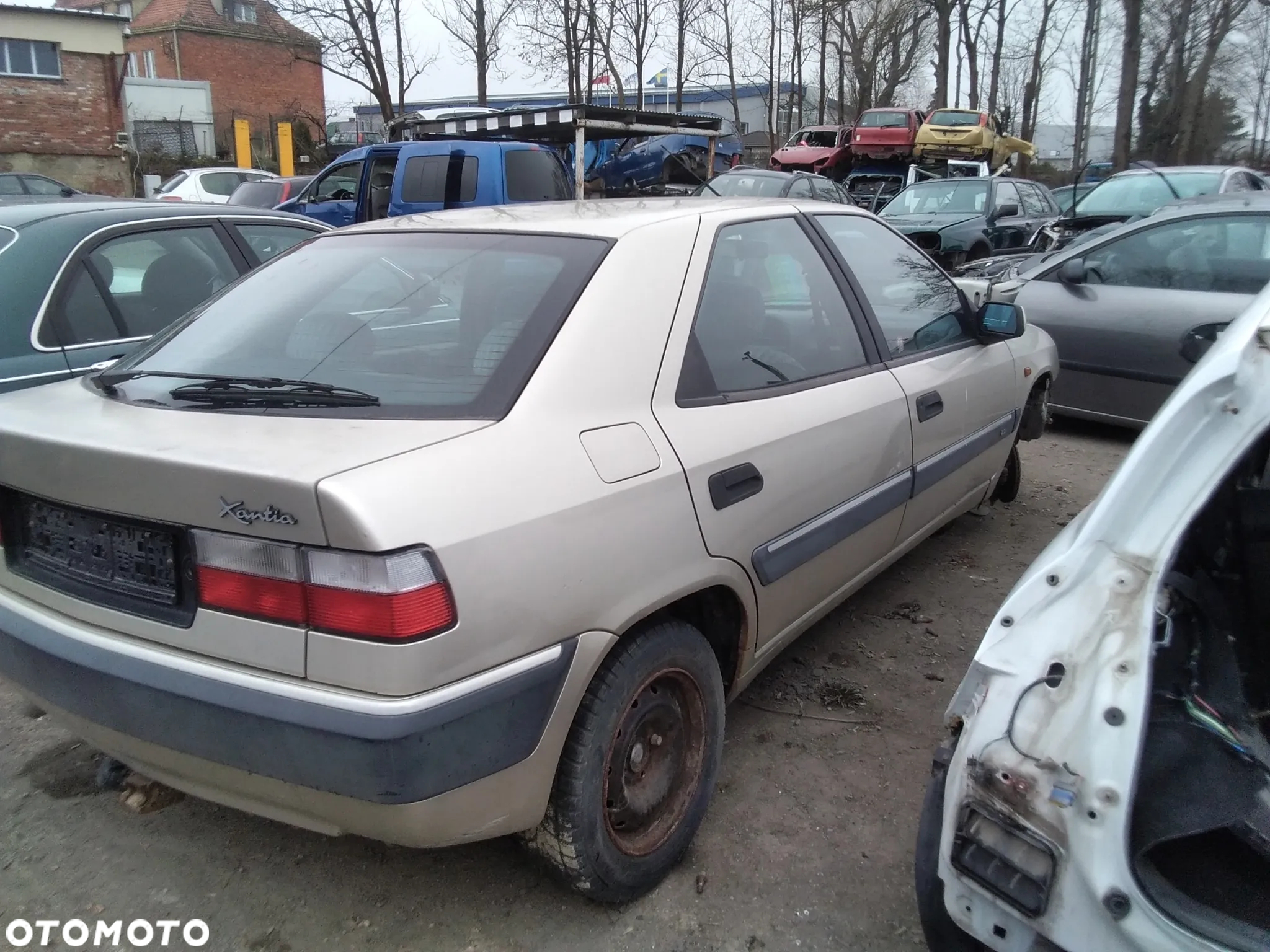 Maska CITROEN XANTIA 2.0B 95R. klapa, lampy., drzwi, zderzak.......... - 2