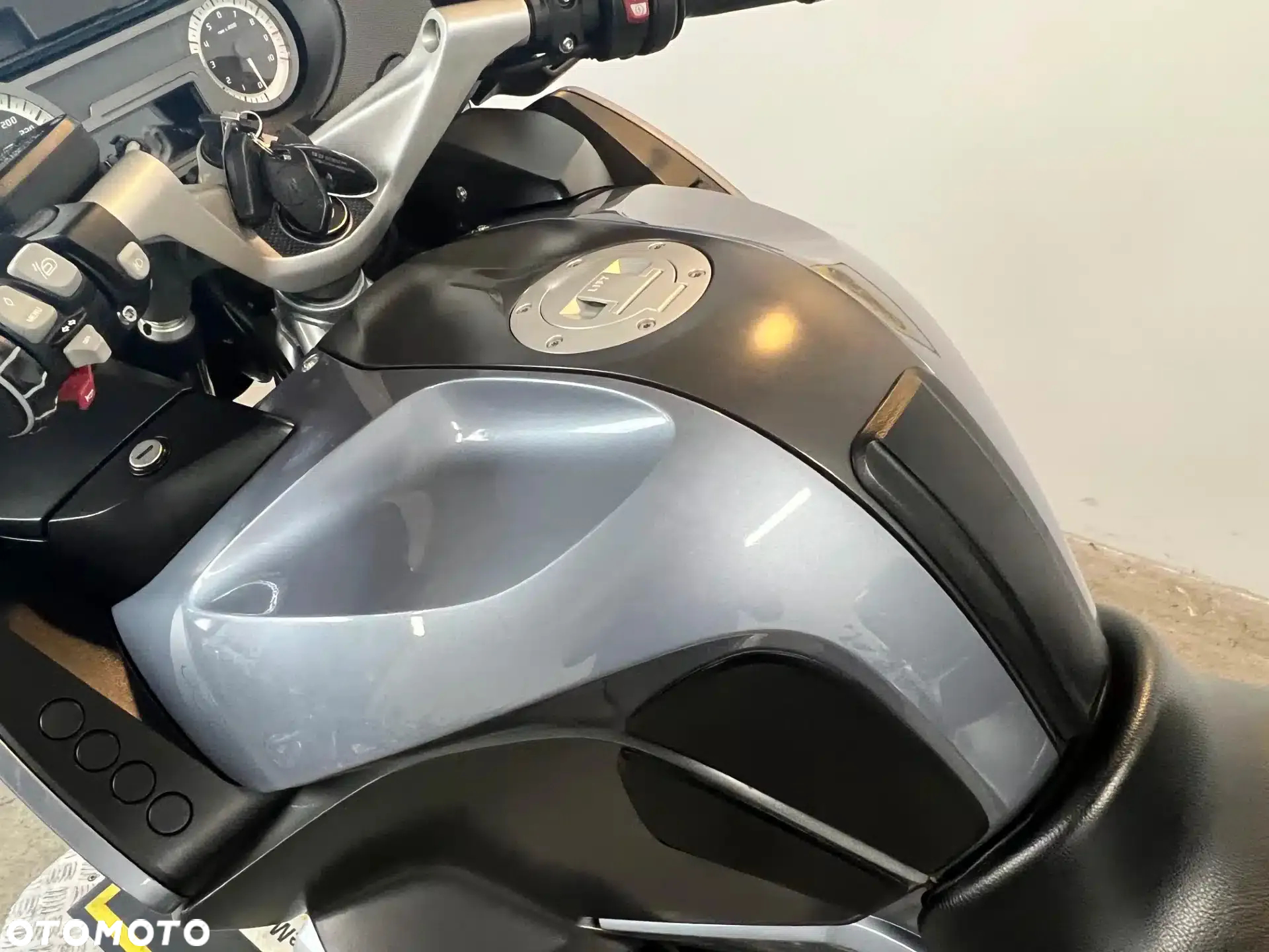 BMW R - 19