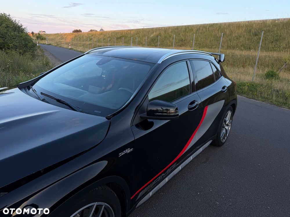 Mercedes-Benz GLA 45 AMG 4-Matic - 25