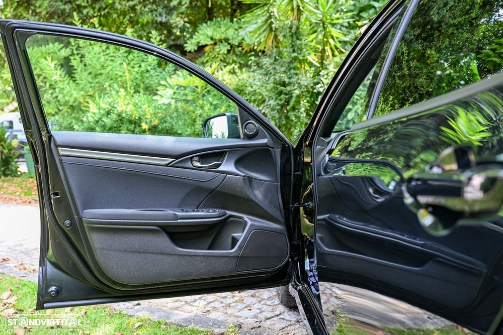 Honda Civic 1.0 i-VTEC Executive - 26