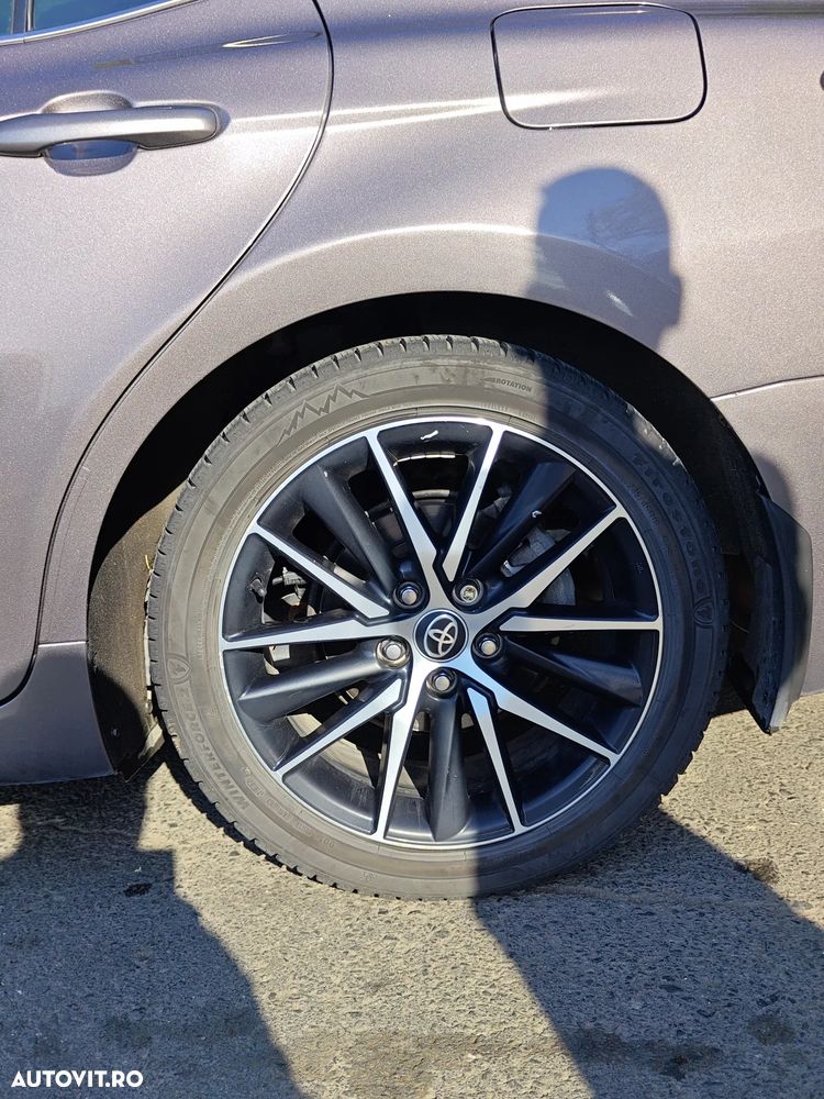 Toyota Camry 2.5 Exclusive - 8