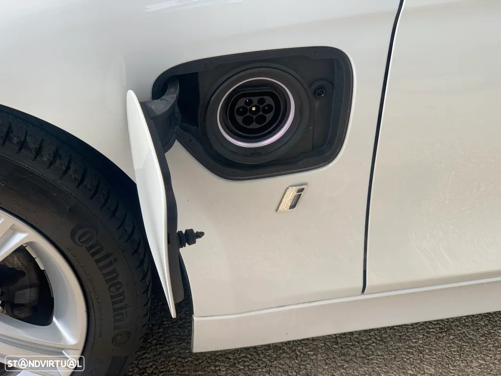 BMW 330 e iPerformance Line Sport - 19