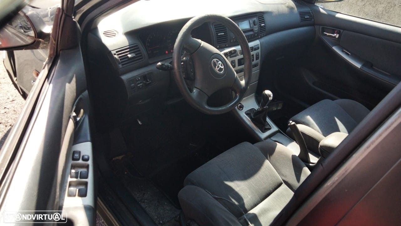 Toyota Corolla ST 1.4 VVT-i de 2002 disponível para peças - 7