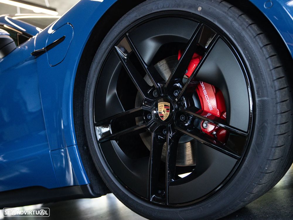 Porsche Taycan - 12