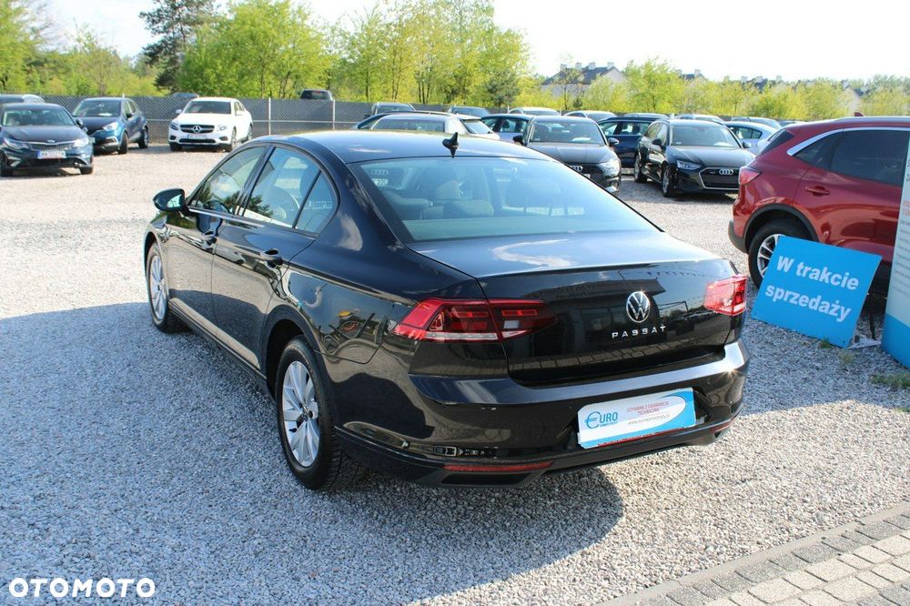 Volkswagen Passat - 8