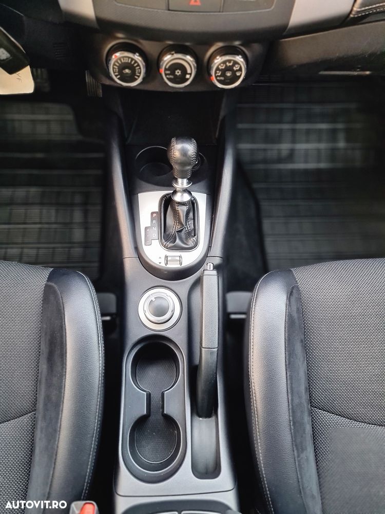 Peugeot 4007 2.2 HDI Premium - 16