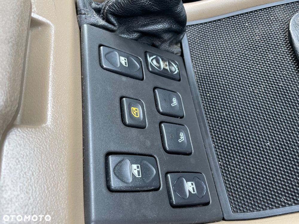 Land Rover Discovery - 30