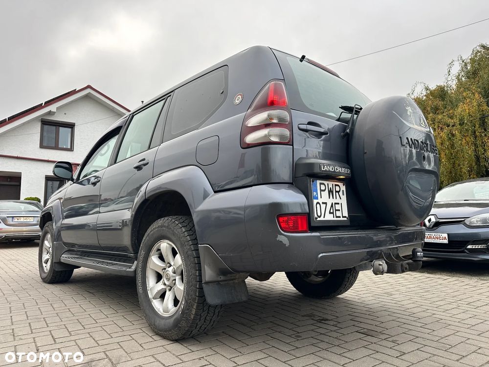 Toyota Land Cruiser - 32