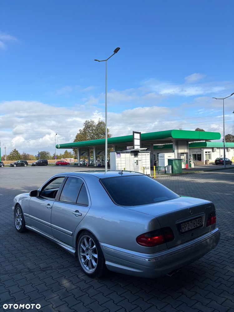 Mercedes-Benz E-Class 2000 photo 5