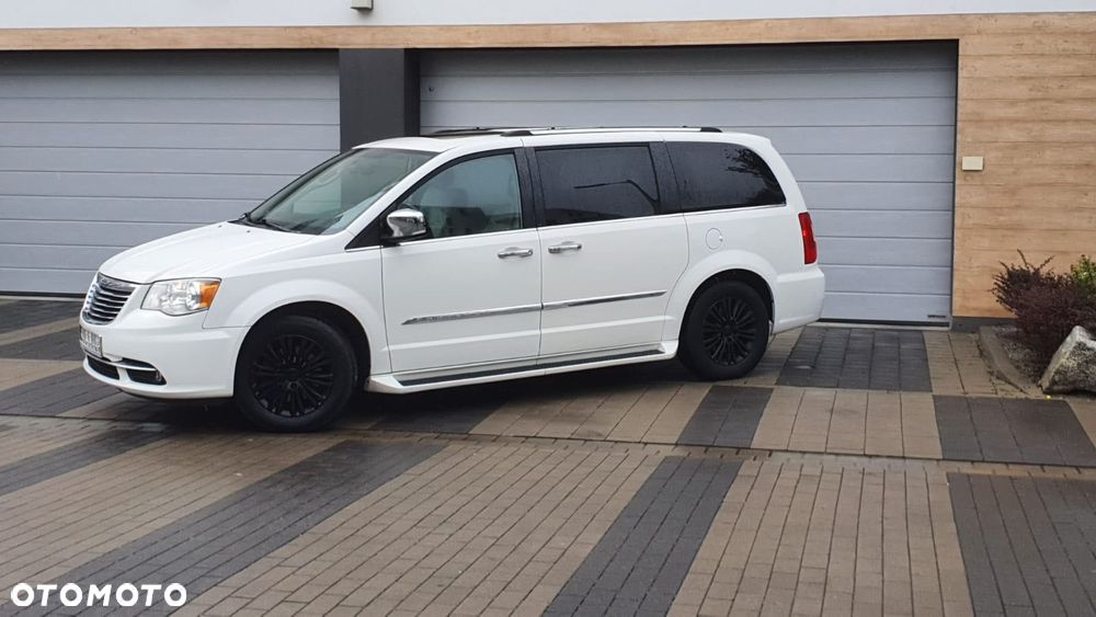 Chrysler Town & Country 3.6 Limited - 4