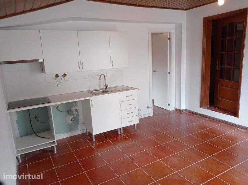 Casa T1 em quinta com outras casas - Grande imagem: 2/8