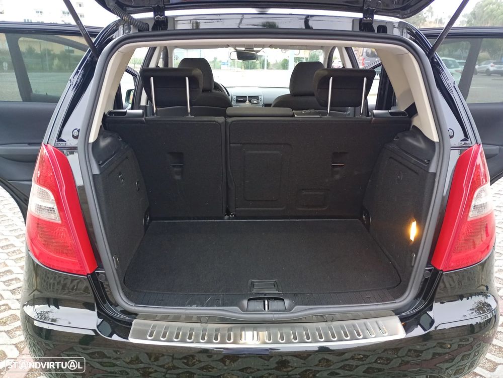 Mercedes-Benz A 160 Classic BlueEfficiency - 27