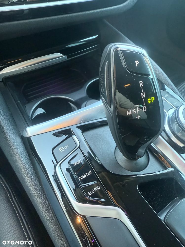 BMW Seria 5 518d Sport Line - 22