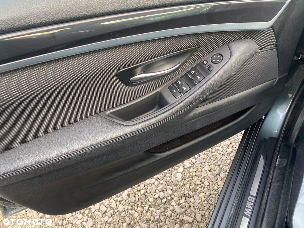 BMW Seria 5 520d Touring - 12