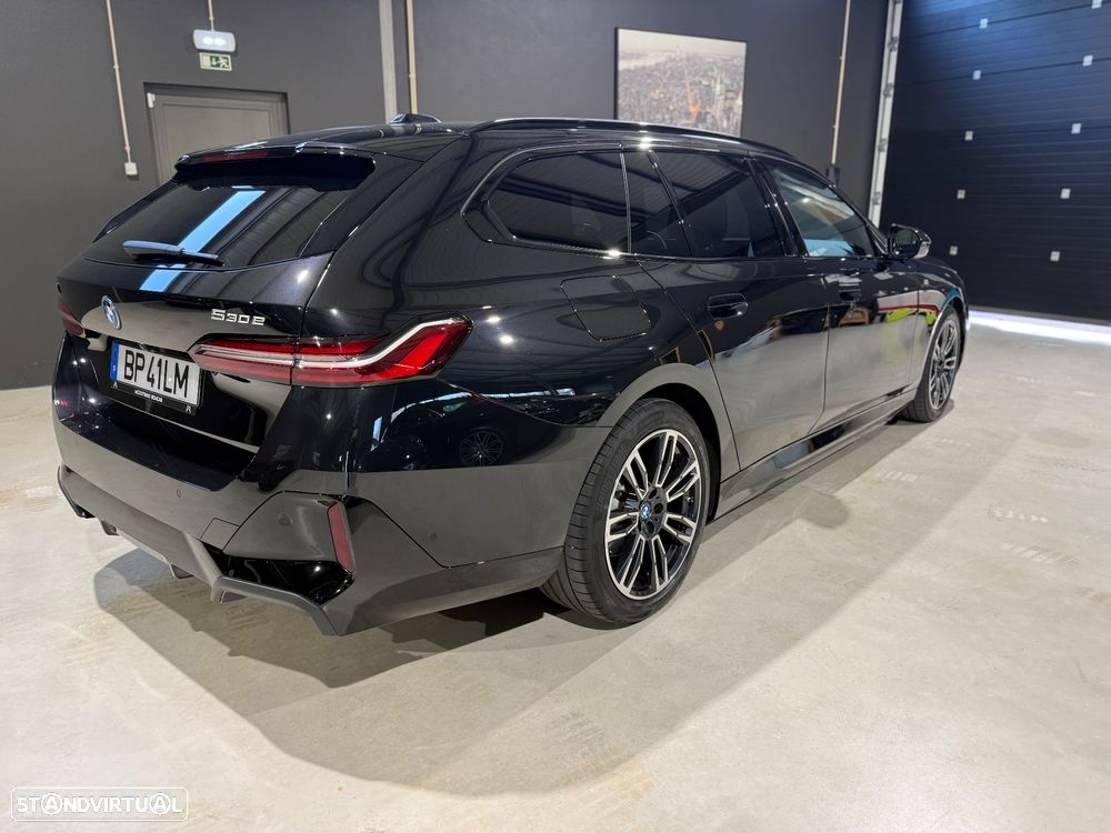 BMW 530 e Pack Desportivo M - 12