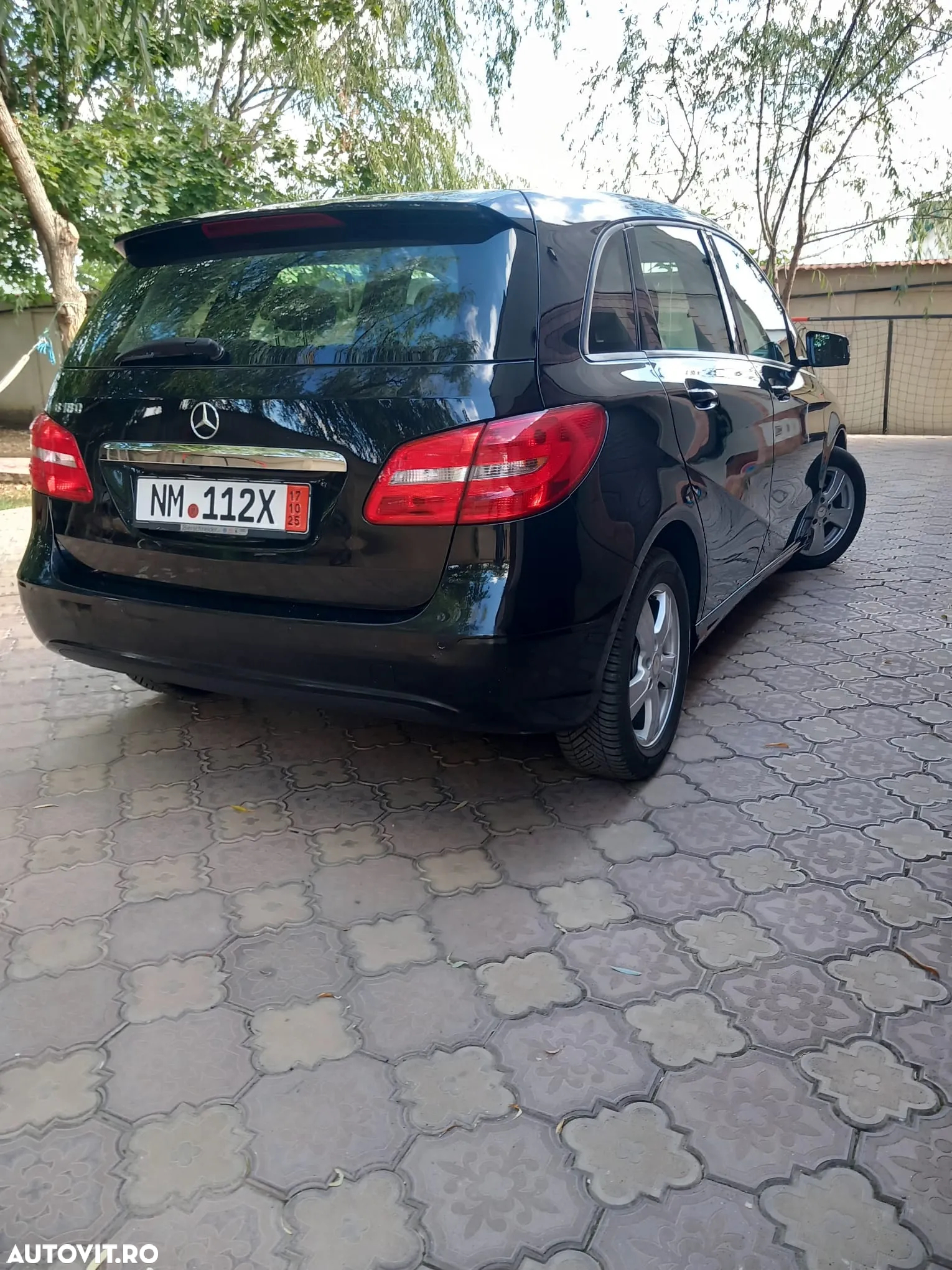 Mercedes-Benz B 180 BlueEFFICIENCY - 11