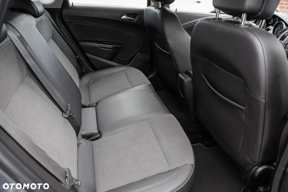 Opel Astra 1.4 Turbo Cosmo - 26