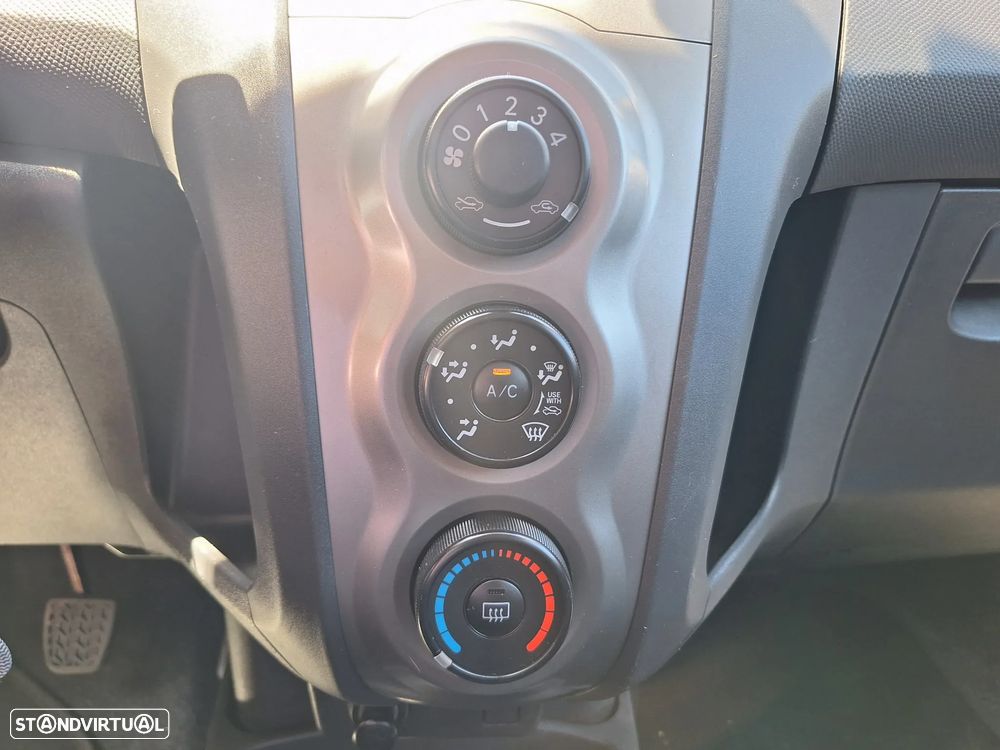Toyota Yaris 1.0 VVT-i Sport - 22