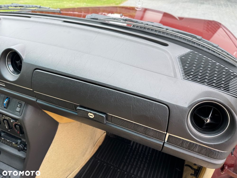 Mercedes-Benz W123 - 36