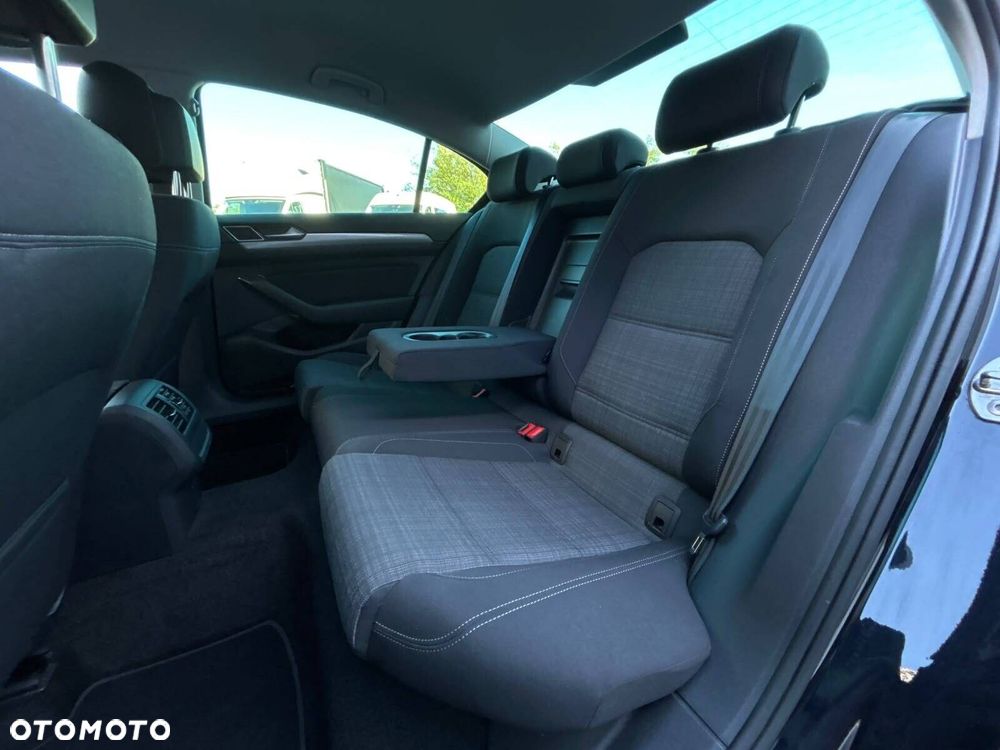 Volkswagen Passat 2.0 TSI Business DSG - 18
