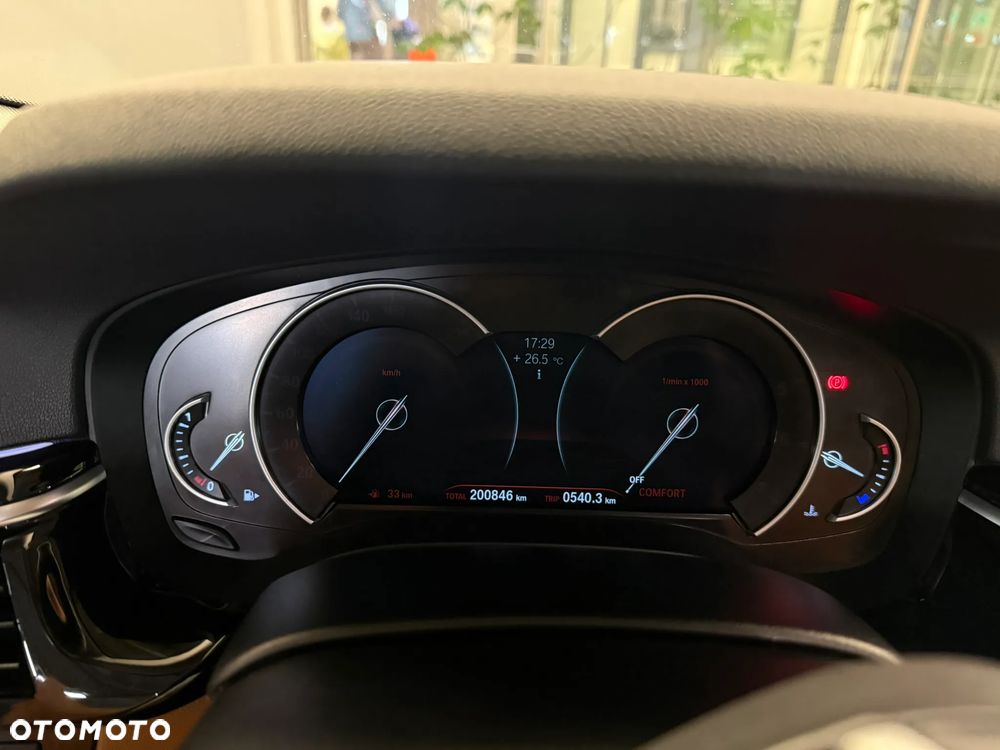 BMW Seria 5 530i xDrive Luxury Line - 13