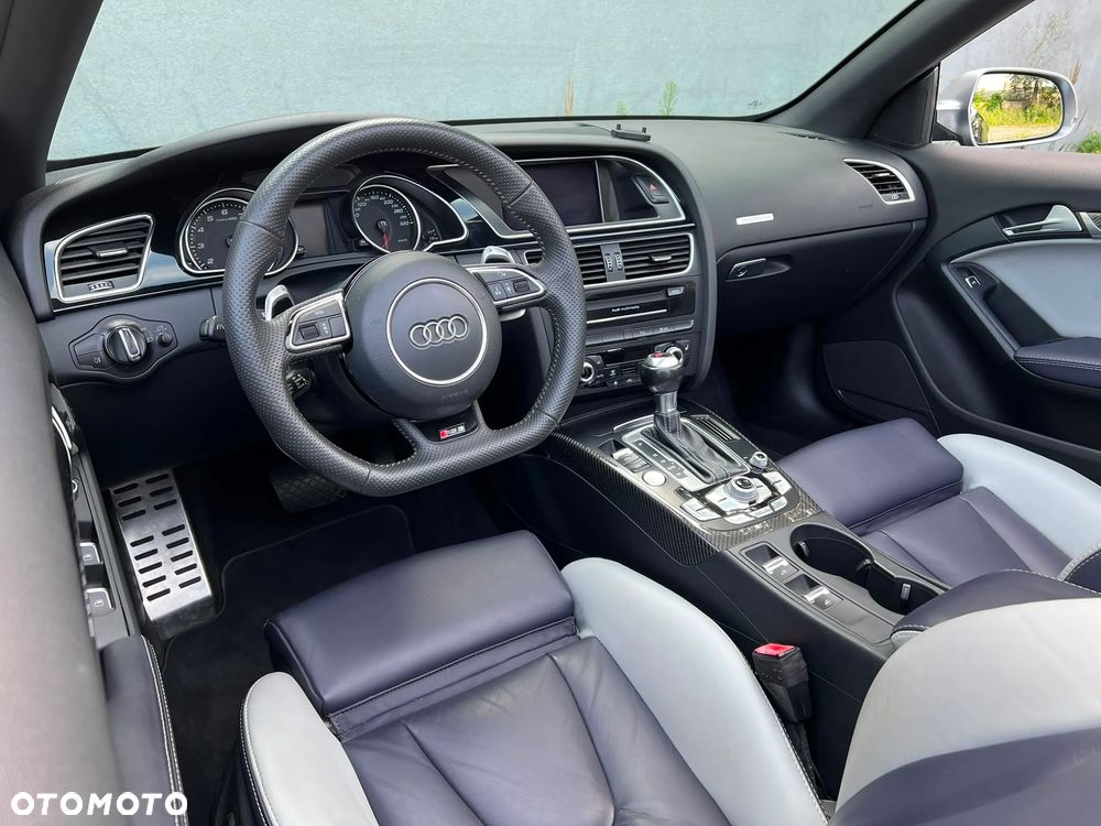 Audi RS5 Cabrio - 24