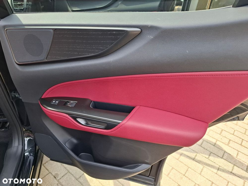 Lexus NX 350h Omotenashi AWD - 25